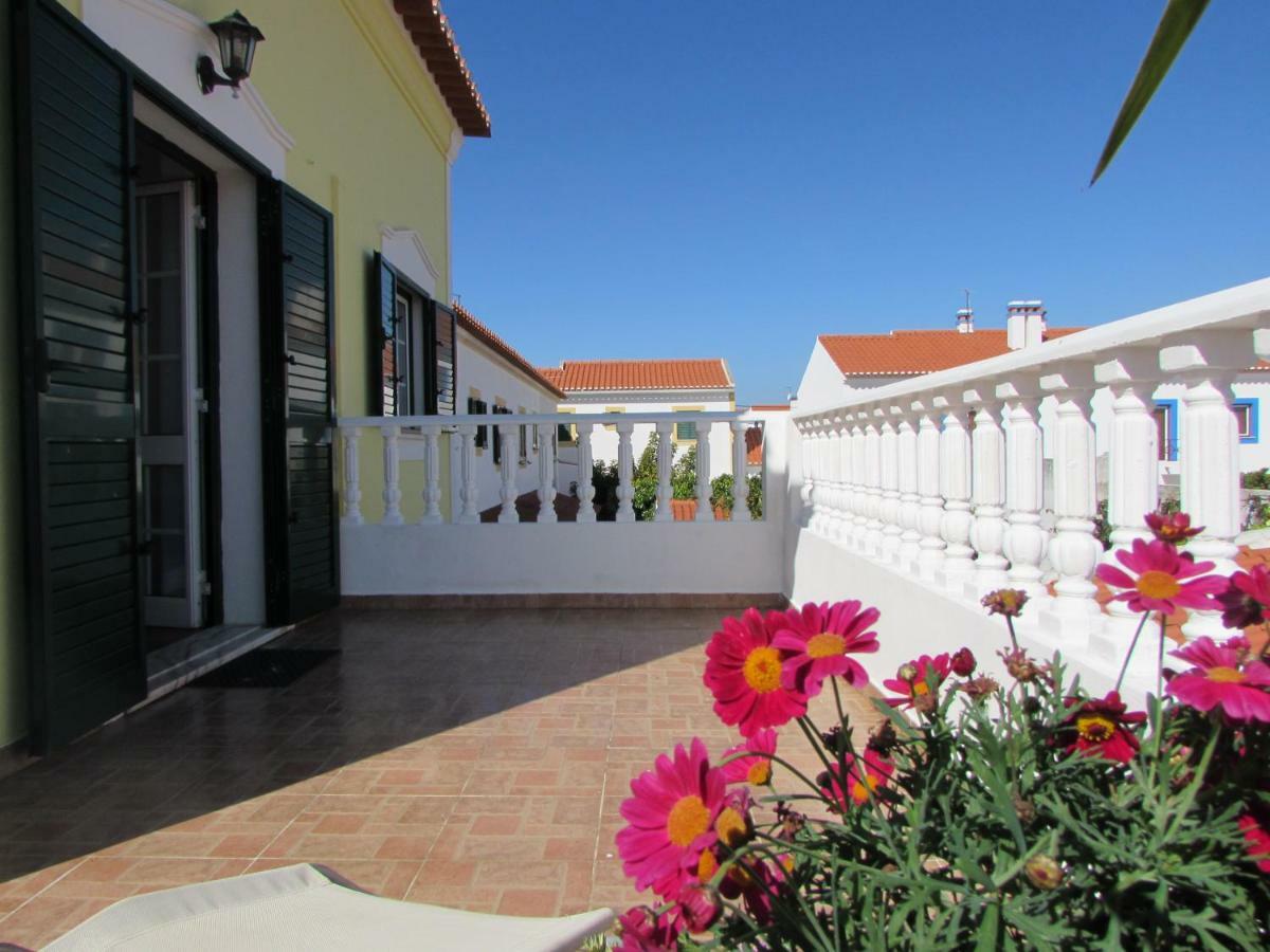 וילה נובה דה מילפונטס Lagoa Azul Guest House מראה חיצוני תמונה